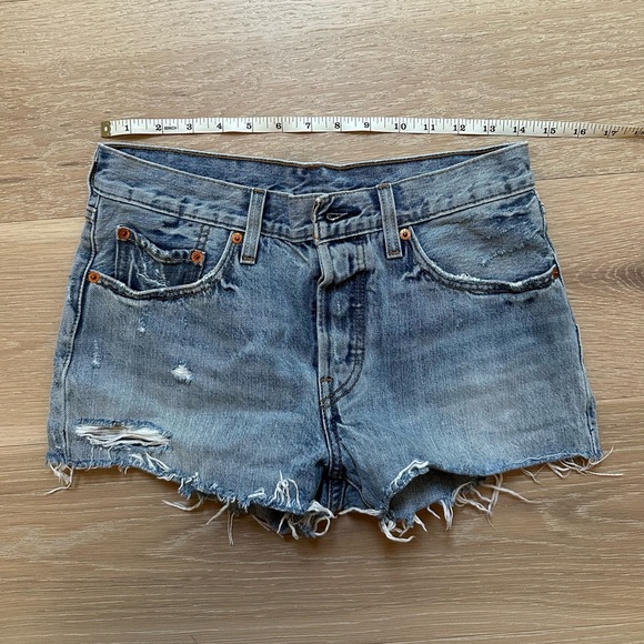Levi’s 501 Denim Shorts Size 26 - Picture 3 of 6